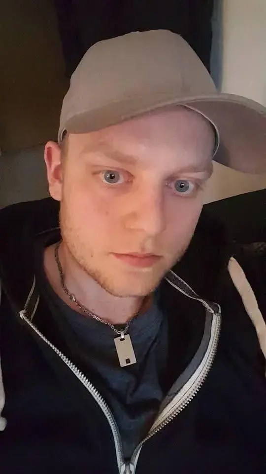 Original customer selfie input 4